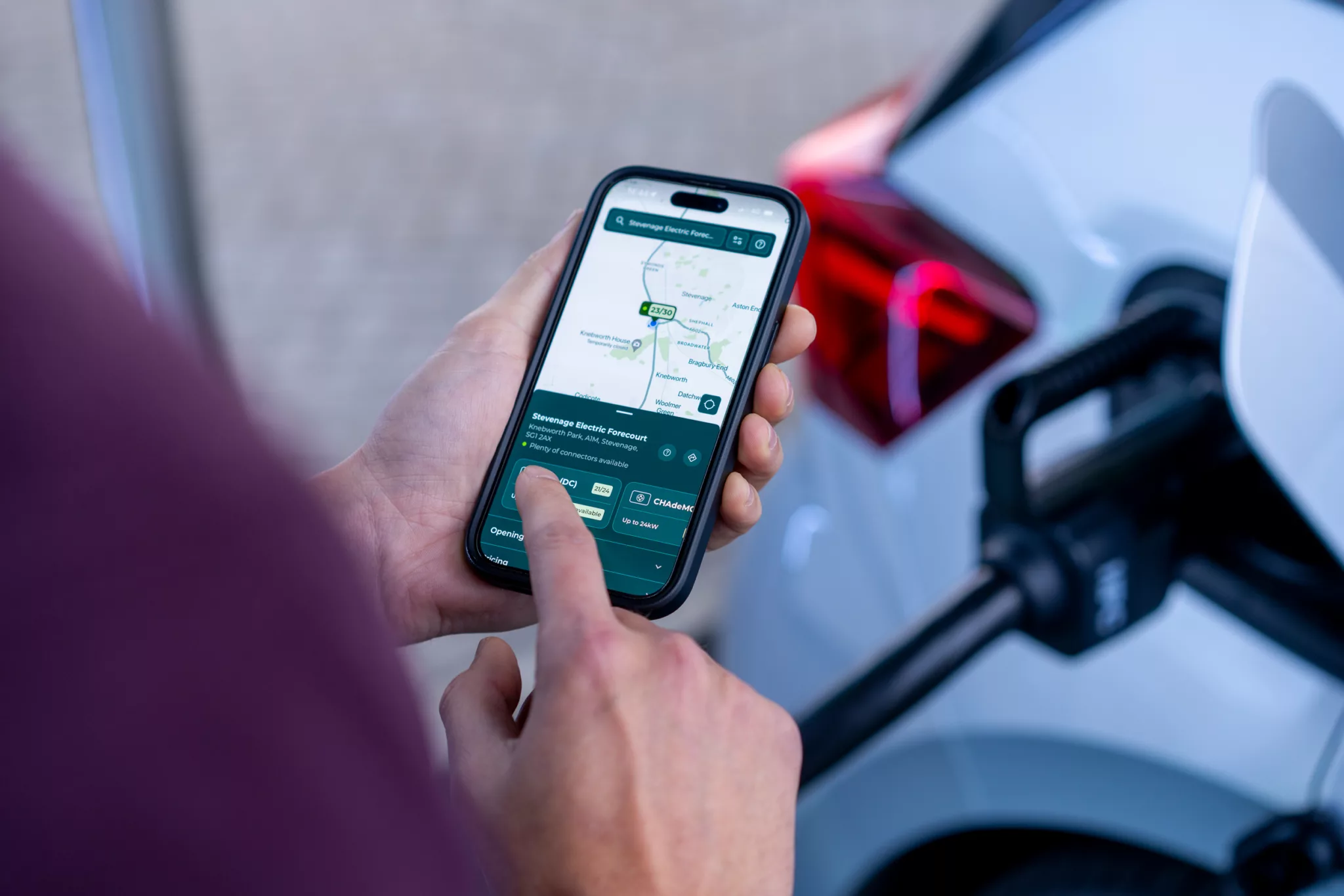 Using the GRIDSERVE app with electric car